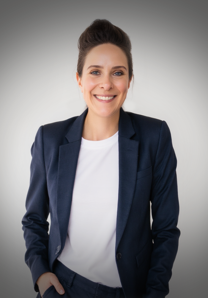 KAT - HEADSHOT (COLOR W GRADIENT)